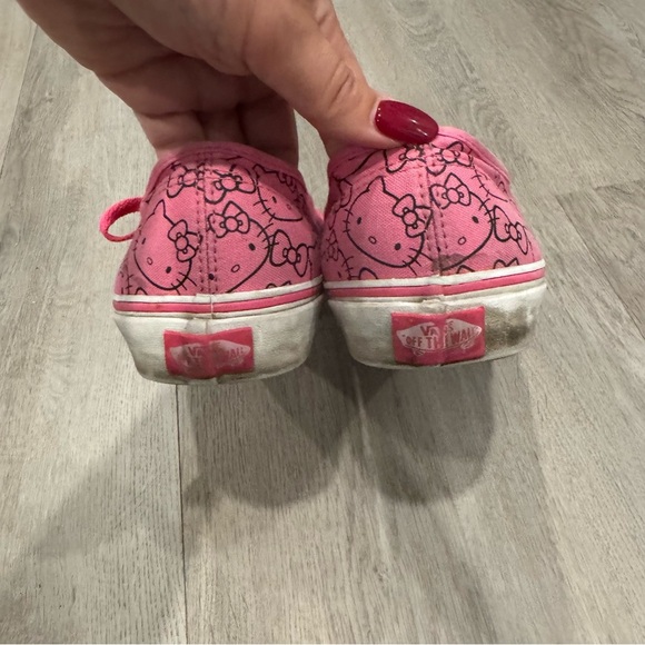 VANS Old Skool Hello Kitty Women's Low Top Sneakers, Size 10, Pink And Black - Picture 3 of 7